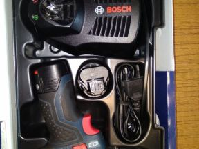 Дрель- шуруповёрт Bosch GSR 10.8 Li