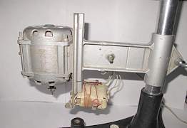 Электро двигатель на регулируемом кронштэйне