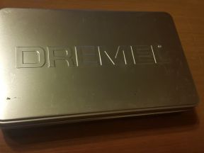 Металлическая коробка для паяльника Dremel