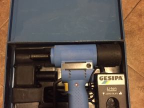 Заклёпочник аккумуляторный gesipa