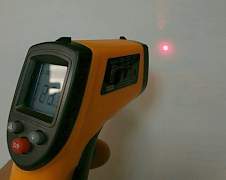 Цифровой инфракрасный термометр (пирометр)