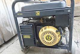 Бензиновый генератор (6.5 кВт) Huter DY8000LX