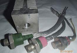 Тиристор и силовые диоды с радиаторами