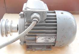 Асинхронный электродвигатель 4ам71Б4У3