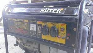 Продам Бензиновый генератор Huter DY5000L