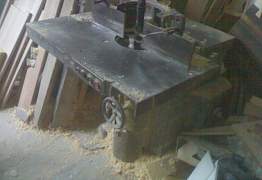 Фрезерный станок для обработки древесины