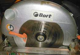 Дисковая пила Bort BHK-210-L
